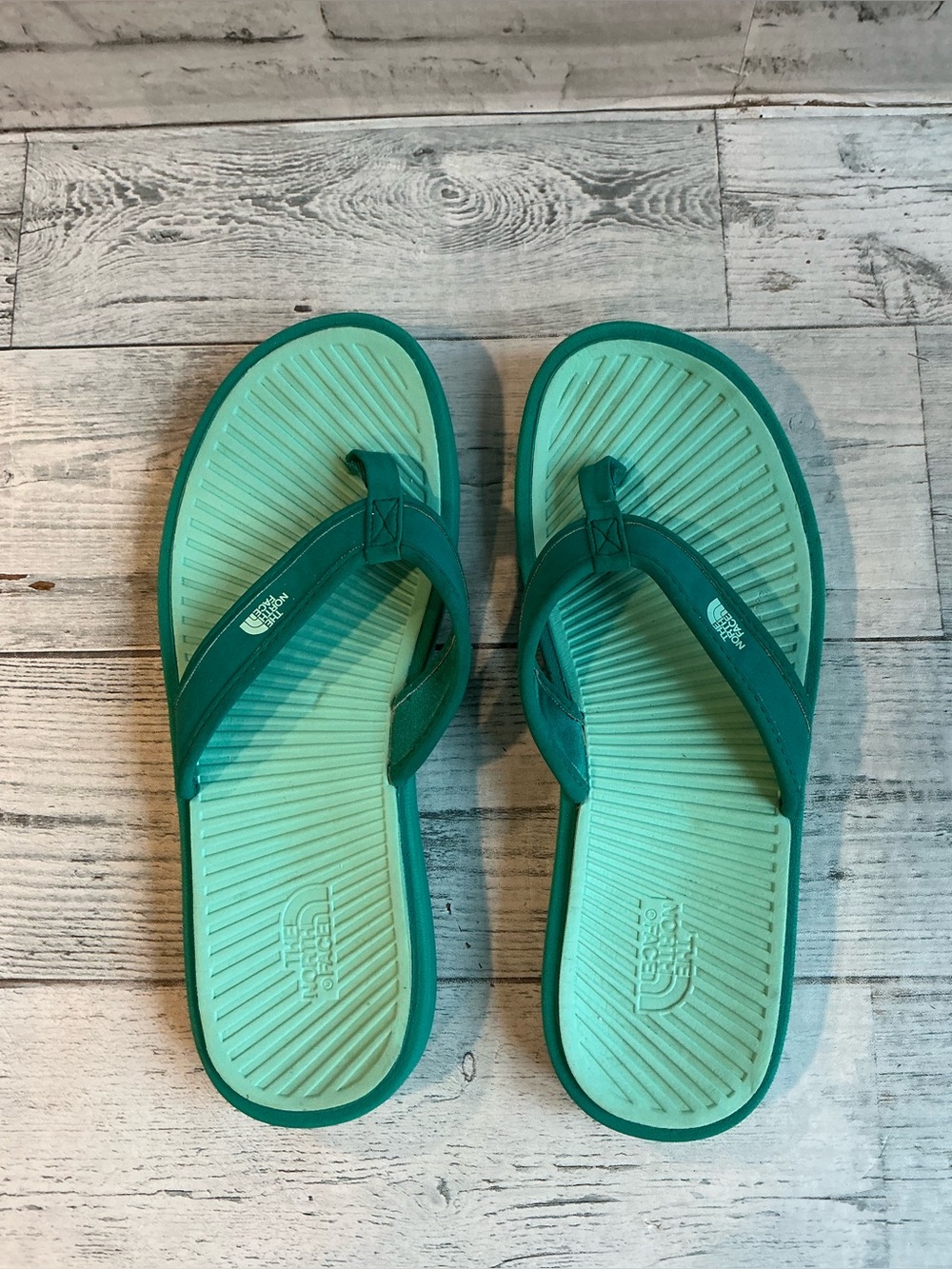 Women’s North Face Base Camp Lite Flip Flops Size 8
